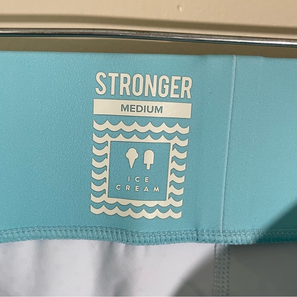 Stronger by Ice Cream Pop Sports Bra and Leggings Workout Set - Picture 7 of 13